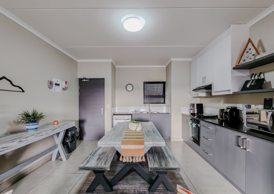 2 Bedroom Property for Sale in Protea Heights Western Cape
